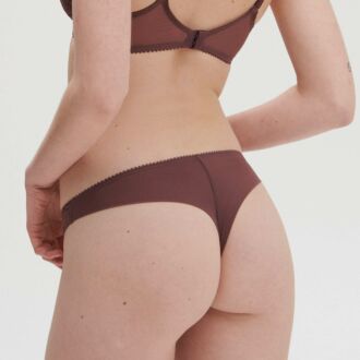 Simone Pérèle Emblème string